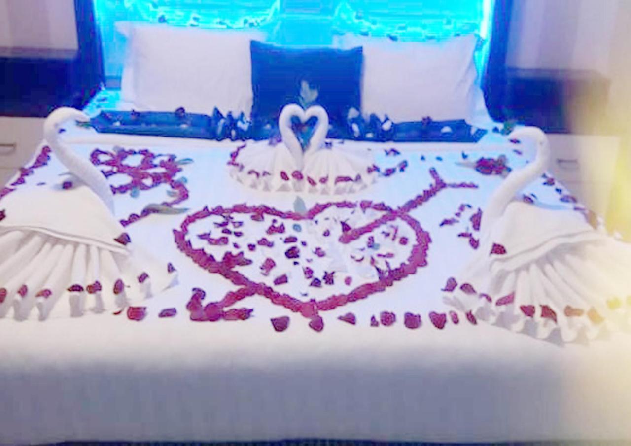 Blue Night Hotel Jeddah Bagian luar foto